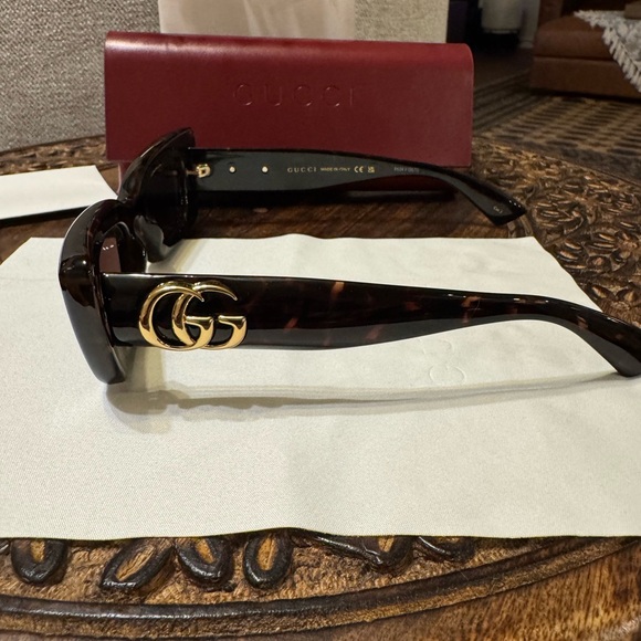 Gucci Black Tortoise shell Sunglasses main image 8